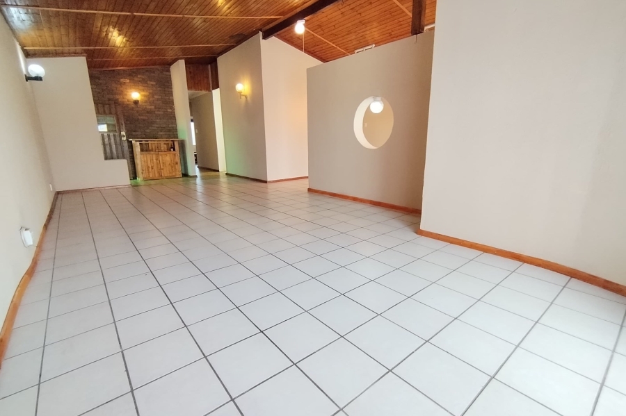 4 Bedroom Property for Sale in Protea Heights Western Cape